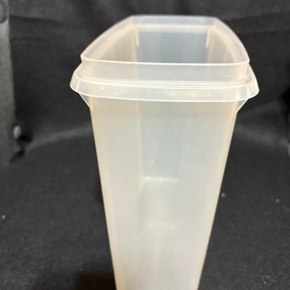 TUPPERWARE Clear Food Storage 8.25